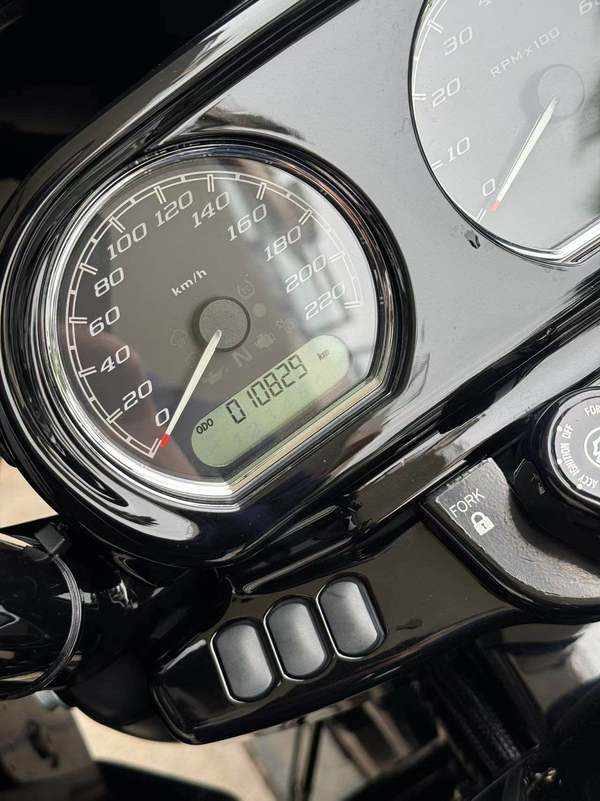 二手哈雷戴维森公路滑翔 Road Glide
