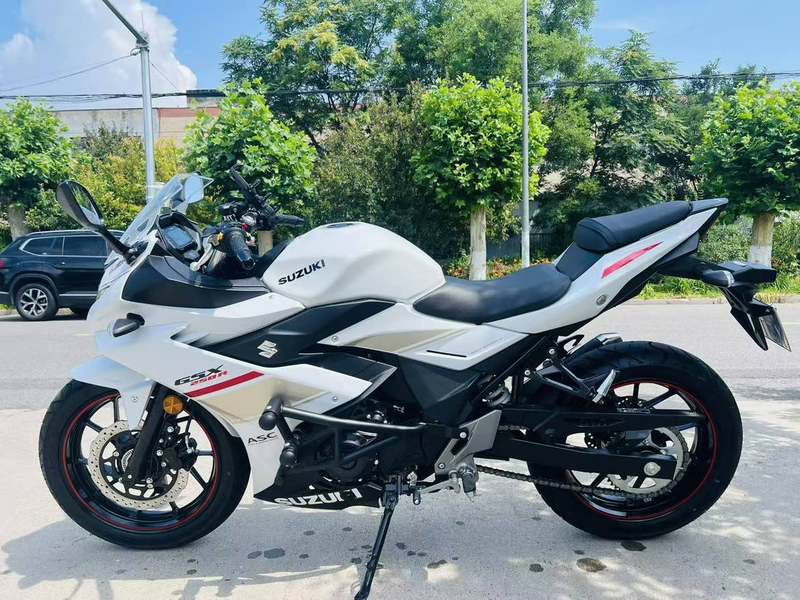 二手豪爵铃木GSX250R