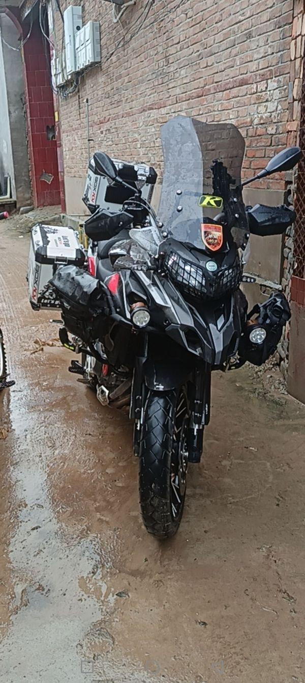 二手贝纳利金鹏 TRK502