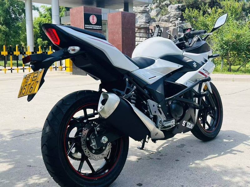 二手豪爵铃木GSX250R