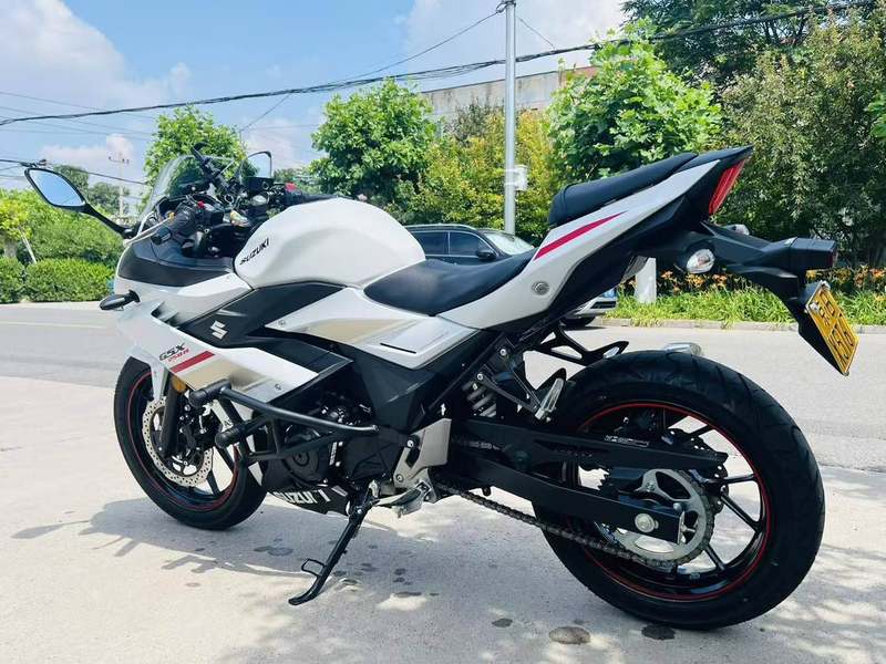 二手豪爵铃木GSX250R