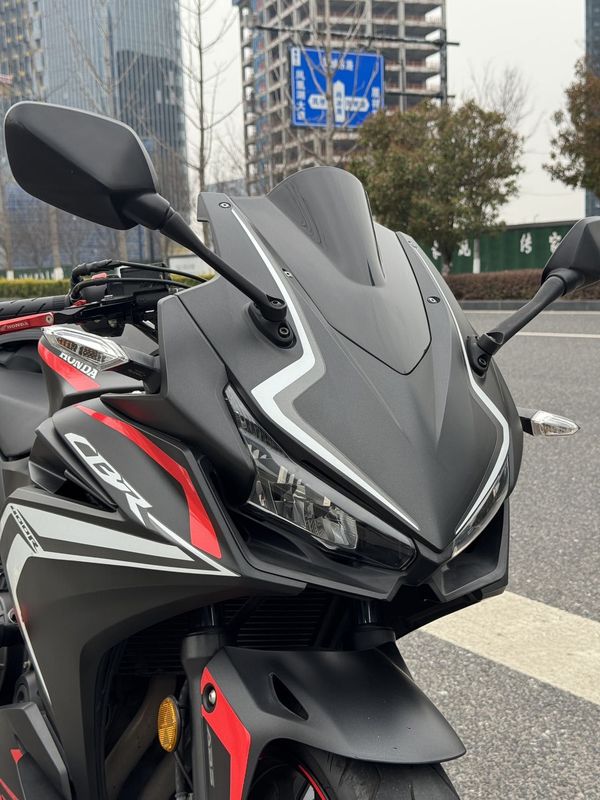 二手本田CBR400R