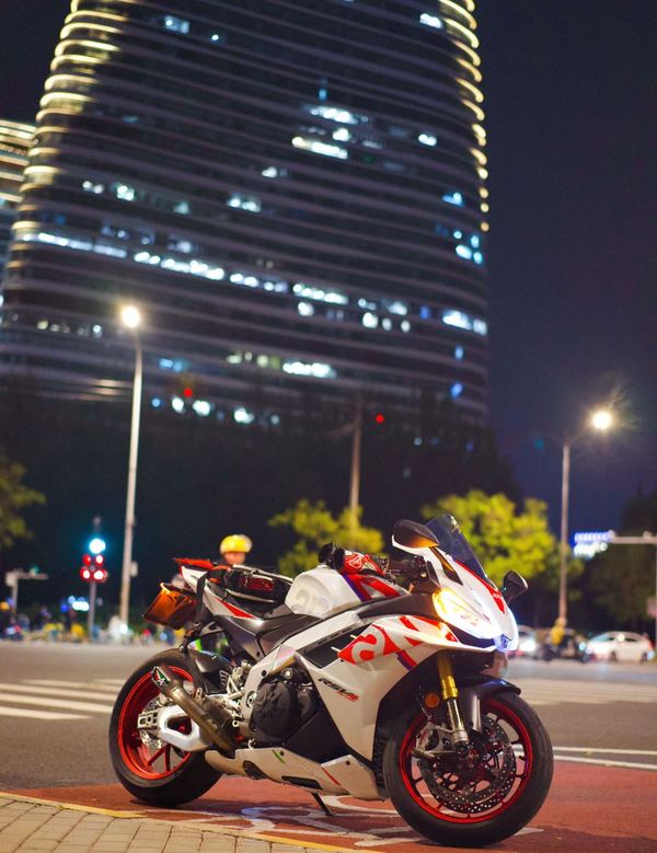 二手阿普利亚RSV4