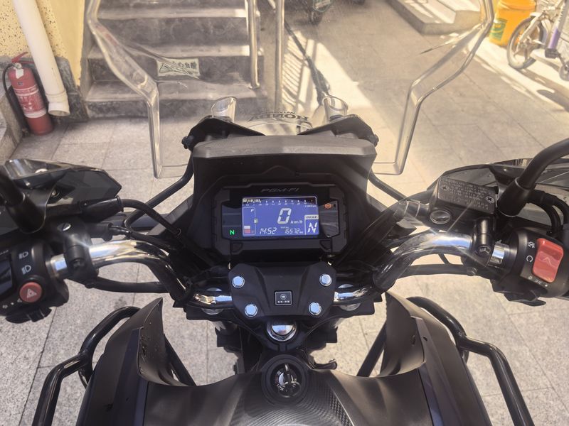 二手五羊本田猛鸷 CB190X
