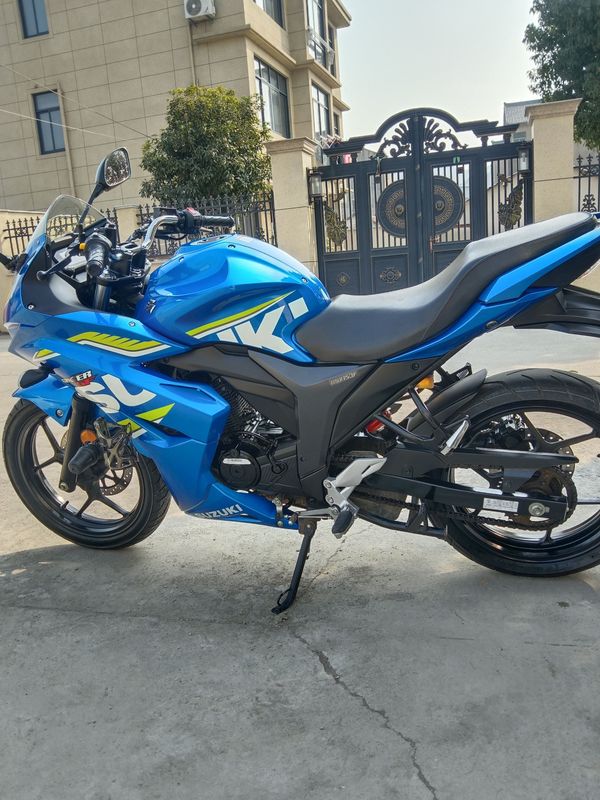 二手济南铃木极客飒 Gixxer 155