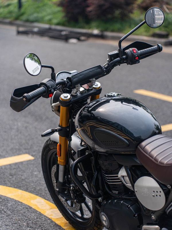 二手凯旋Scrambler 400 X