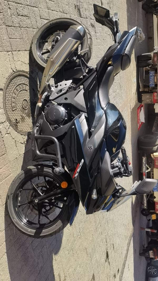 二手豪爵铃木GSX250R