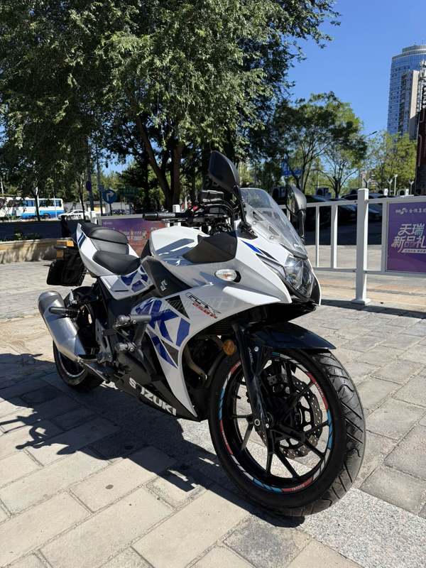 二手豪爵铃木GSX250R