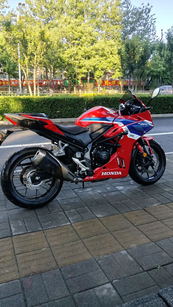二手本田CBR400R