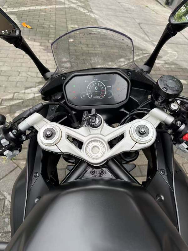 二手贝纳利龙卷风 Tornado 552R