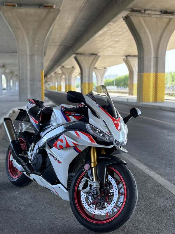 二手阿普利亚RSV4