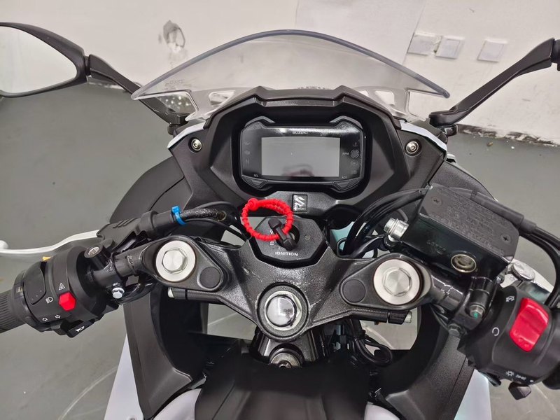 二手豪爵铃木GSX250R