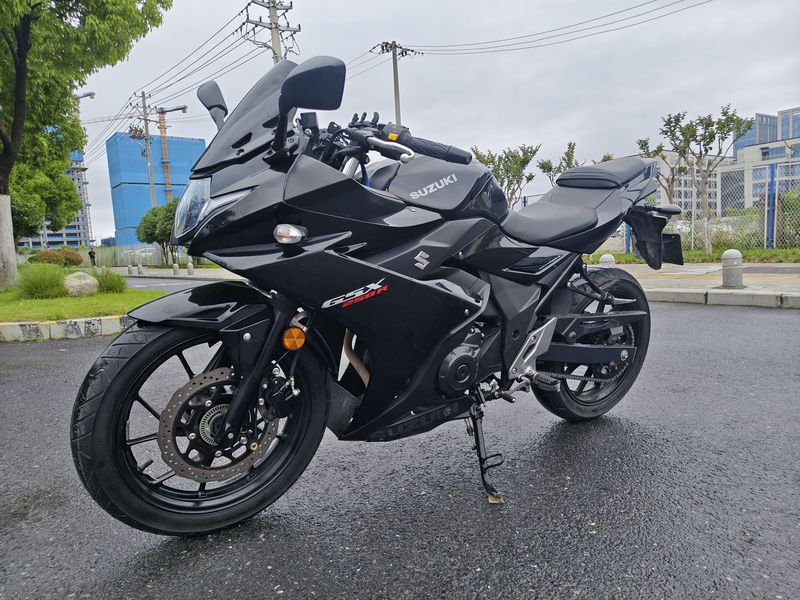 二手豪爵铃木GSX250R