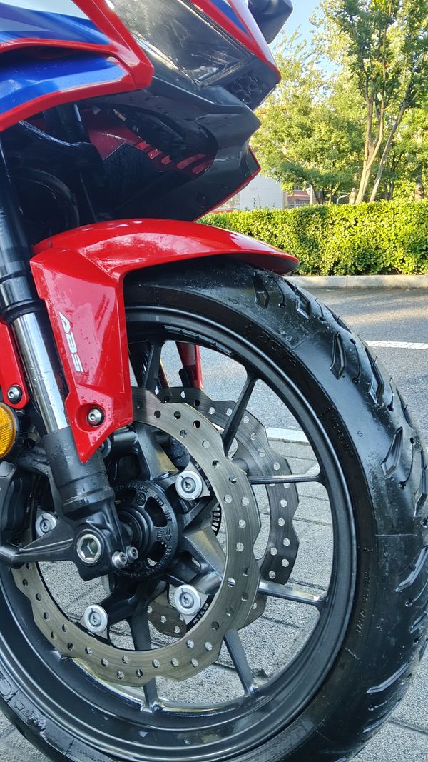 二手本田CBR400R