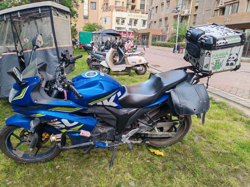 二手济南铃木极客飒 Gixxer 155
