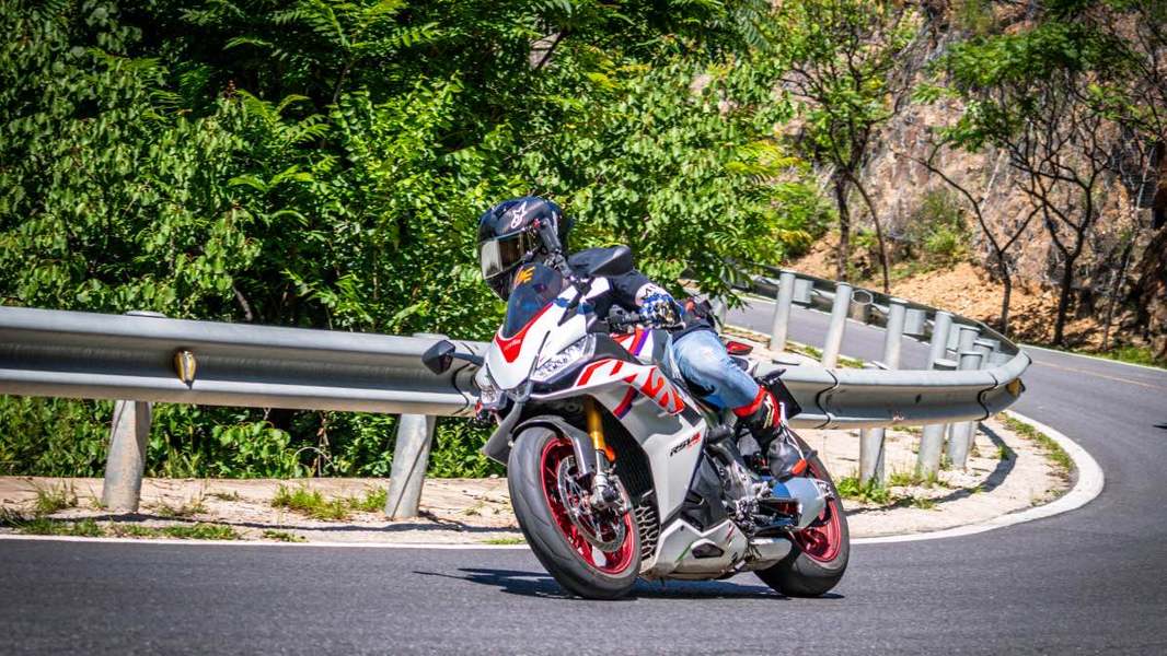 二手阿普利亚RSV4