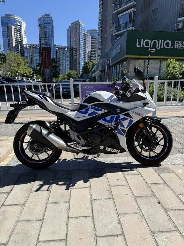 二手豪爵铃木GSX250R