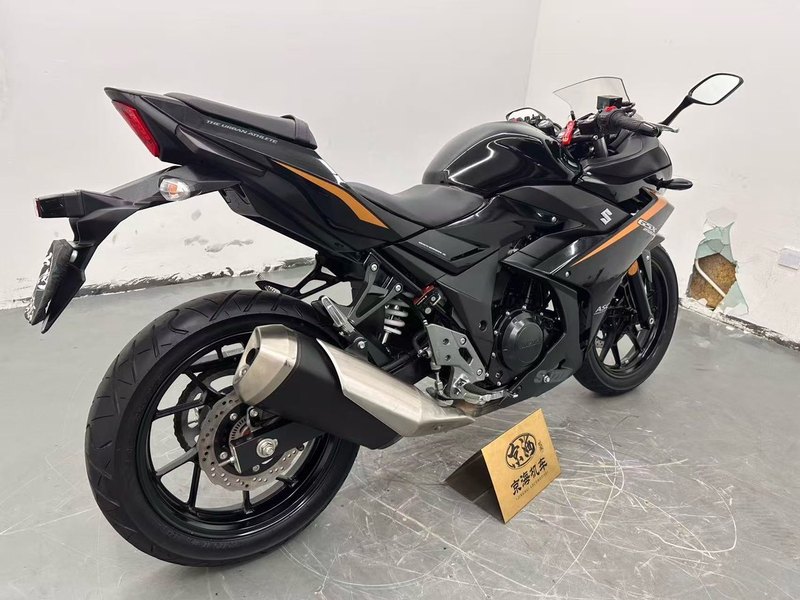 二手豪爵铃木GSX250R