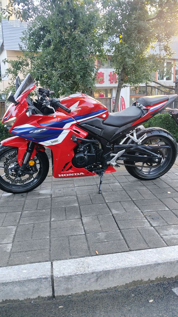 二手本田CBR400R
