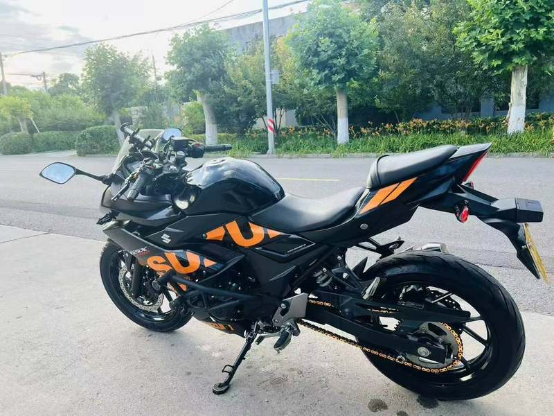 二手豪爵铃木GSX250R