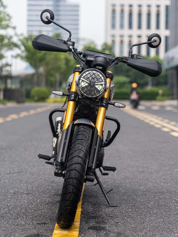 二手凯旋Scrambler 400 X