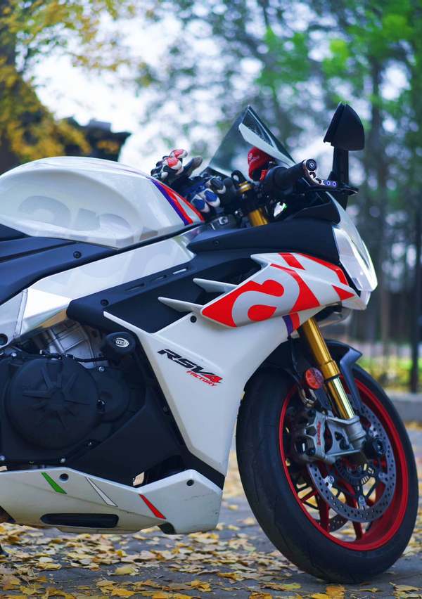 二手阿普利亚RSV4