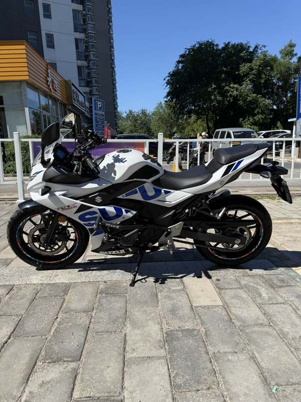 二手豪爵铃木GSX250R