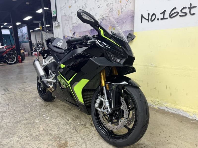 二手张雪机车820RR