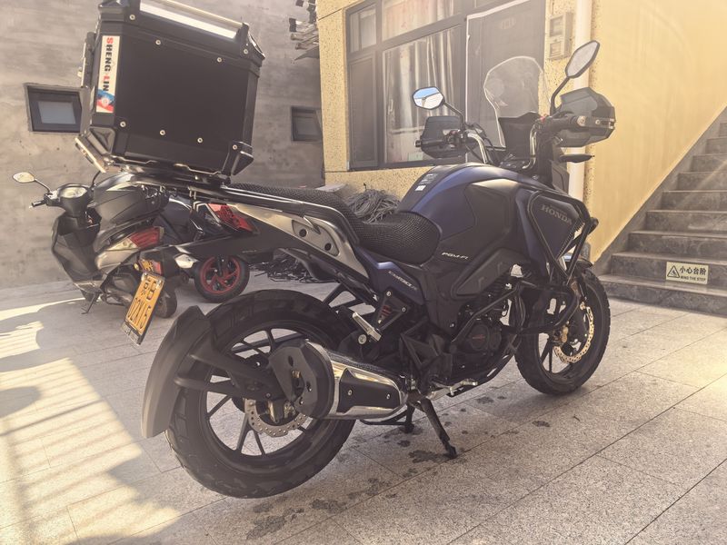 二手五羊本田猛鸷 CB190X