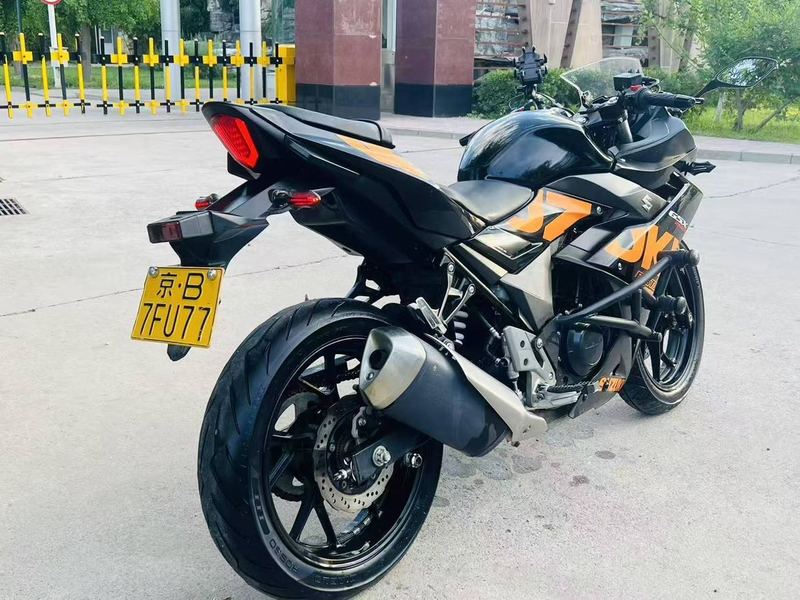 二手豪爵铃木GSX250R