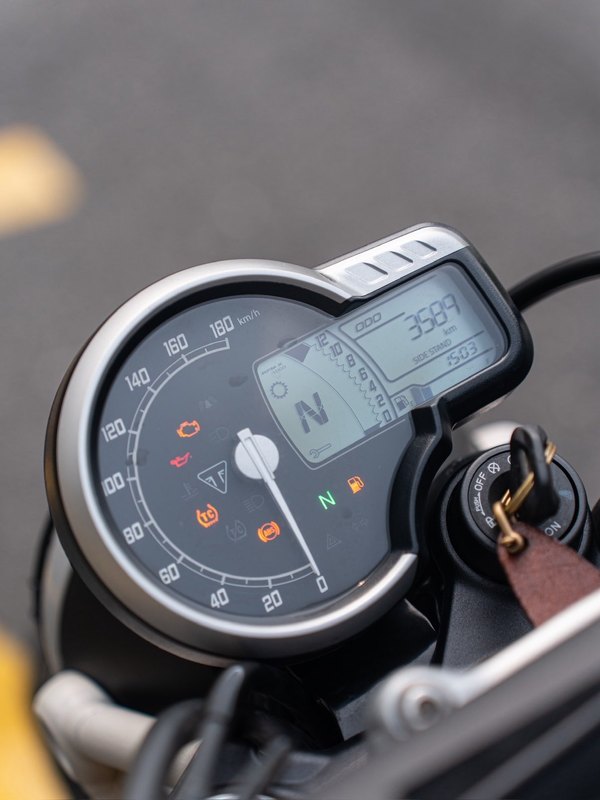 二手凯旋Scrambler 400 X