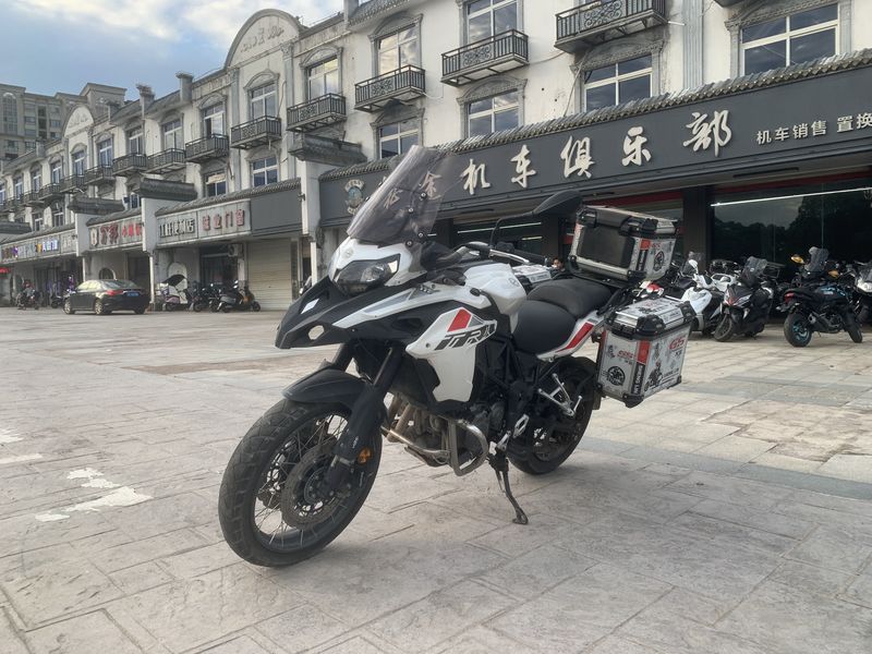 二手贝纳利金鹏 TRK502