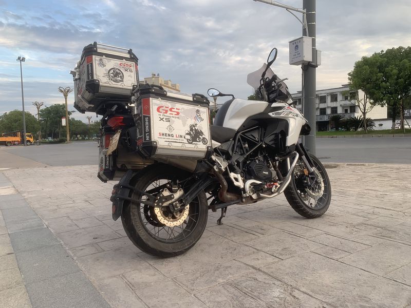二手贝纳利金鹏 TRK502
