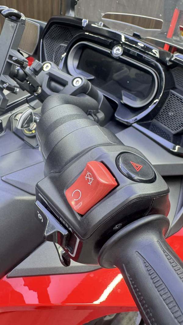 二手庞巴迪Spyder F3 