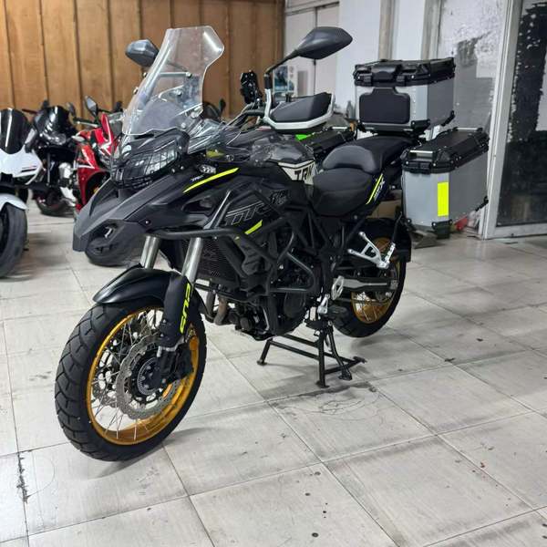 二手贝纳利金鹏 TRK502