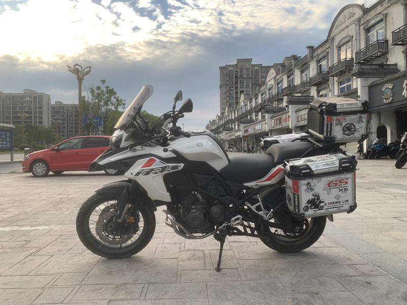 二手贝纳利金鹏 TRK502