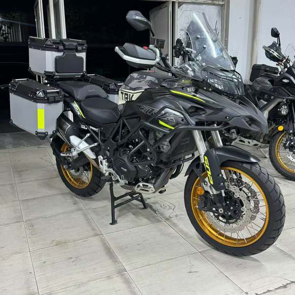 二手贝纳利金鹏 TRK502