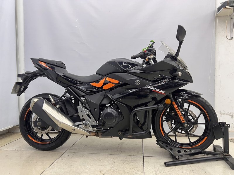 二手豪爵铃木GSX250R