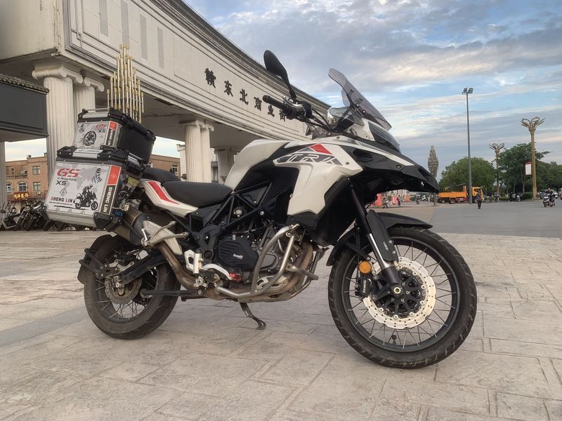 二手贝纳利金鹏 TRK502