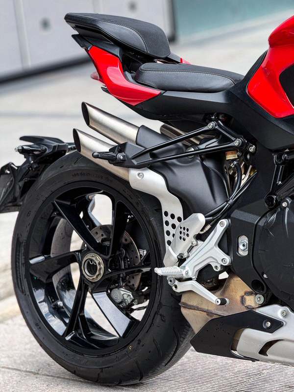 二手奥古斯塔Brutale 1000
