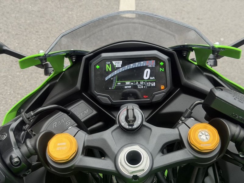二手川崎ZX-4R