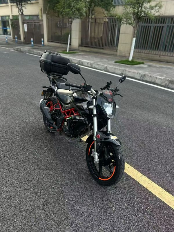 二手贝纳利红宝龙 TNT150i