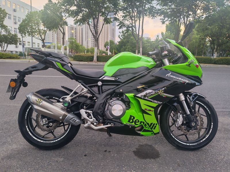 二手贝纳利龙卷风 Tornado 302R
