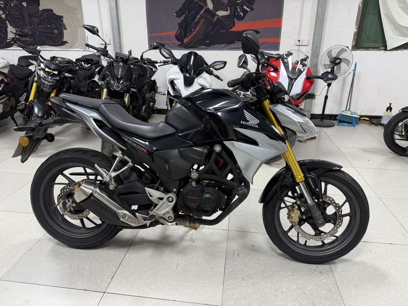 二手五羊本田CB190R 暴锋眼