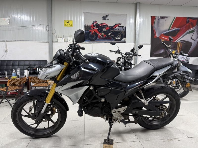 二手五羊本田CB190R 暴锋眼