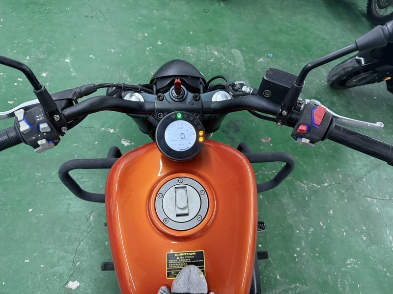 二手QJMOTOR闪300