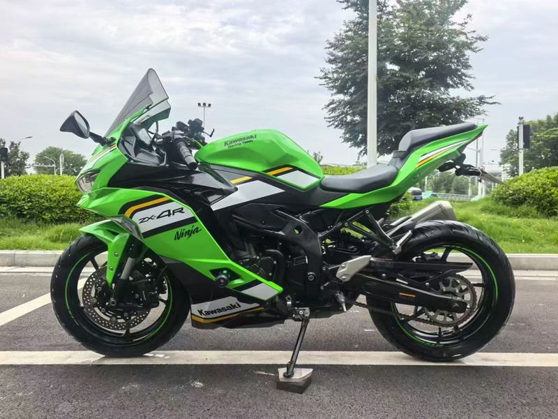 二手川崎ZX-4R