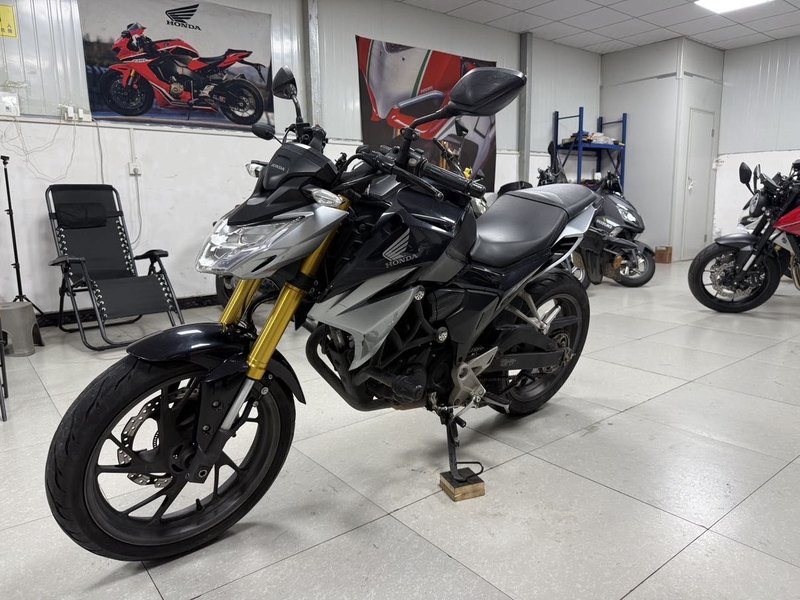 二手五羊本田CB190R 暴锋眼
