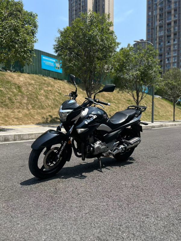 二手豪爵铃木骊驰 GW250