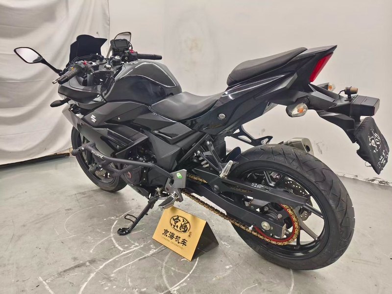 二手豪爵铃木GSX250R
